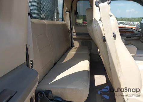 2000 Ford F-250 Lariat/Xl/Xlt z USA, uszkodzony, nr VIN 1FTNX21F2YEB73582